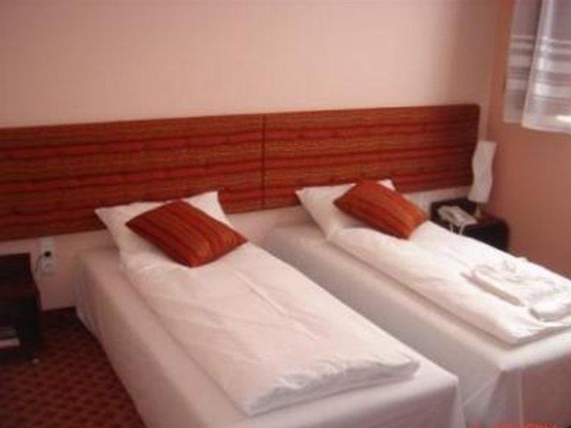Mesogios Hotel Κισινάου Εξωτερικό φωτογραφία